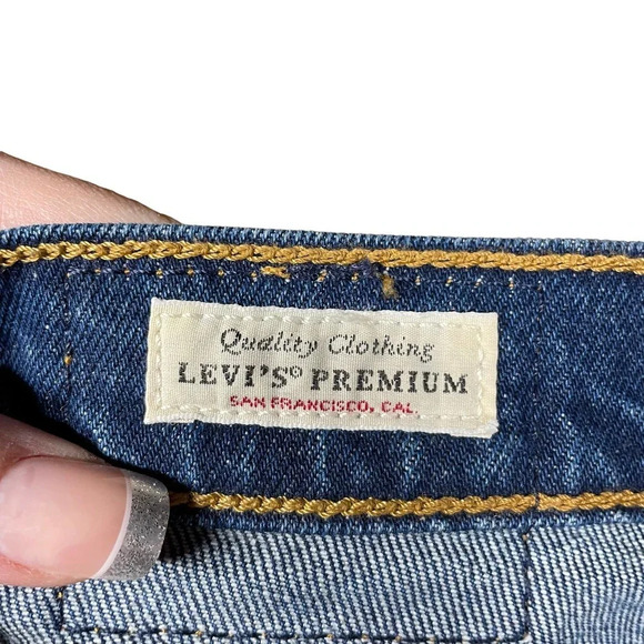 Levi's Wedgie Straight Fit Jeans in Below the Belt Medium Wash Size‎ 25 - Picture 10 of 13